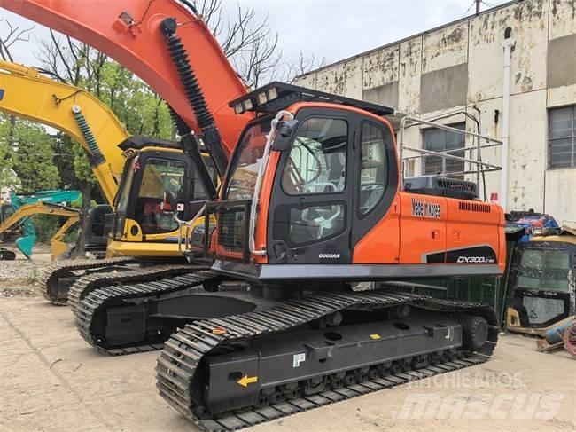 Doosan DX 300 LC Excavadoras de cadenas