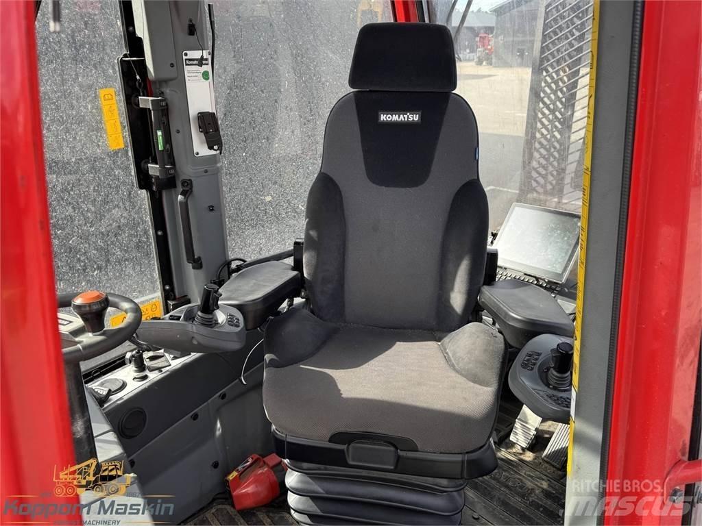 Komatsu 895 Autocargadoras