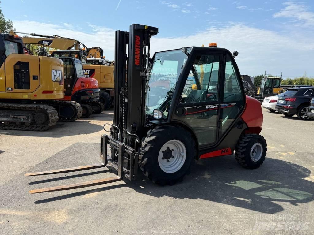 Manitou MC 25 Carretillas elevadoras todo terreno