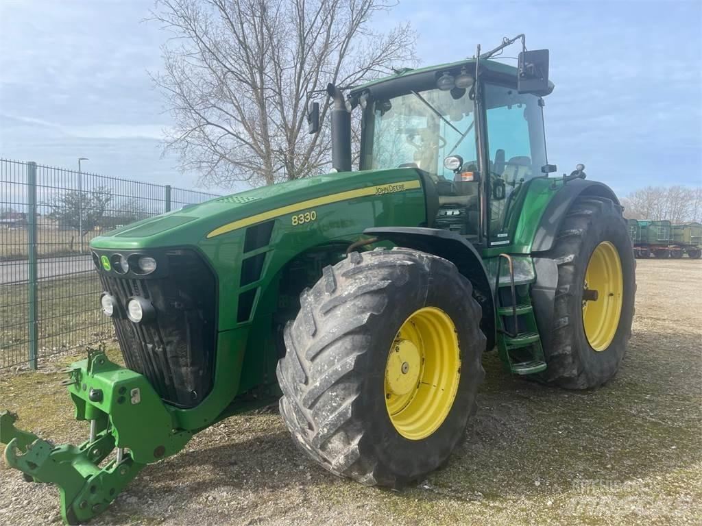John Deere 8330 Tractores