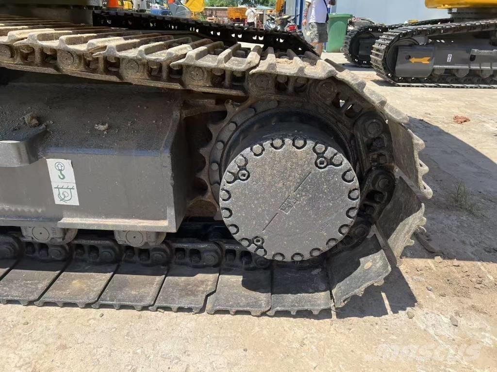 Komatsu 220 Excavadoras de cadenas
