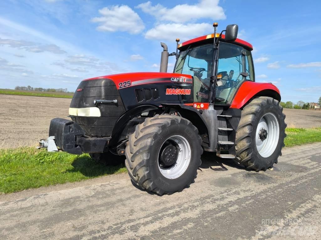 CASE MAGNUM 225 2007 Tractores