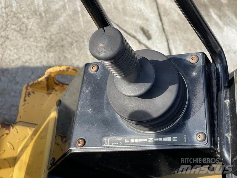 CAT CB 24 Rodillos de doble tambor
