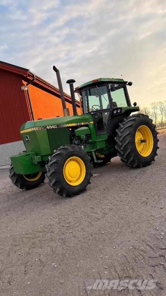 John Deere 4640 4WD Tractores