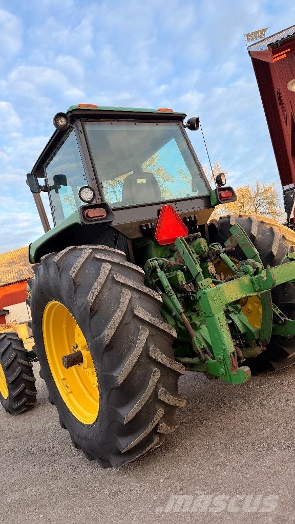 John Deere 4640 4WD Tractores