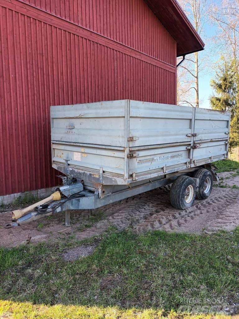 Tuhti Täyttövaunu Remolque para grano