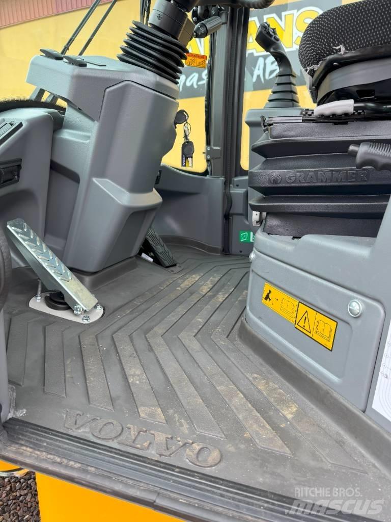 Volvo L 30 HS Cargadoras sobre ruedas