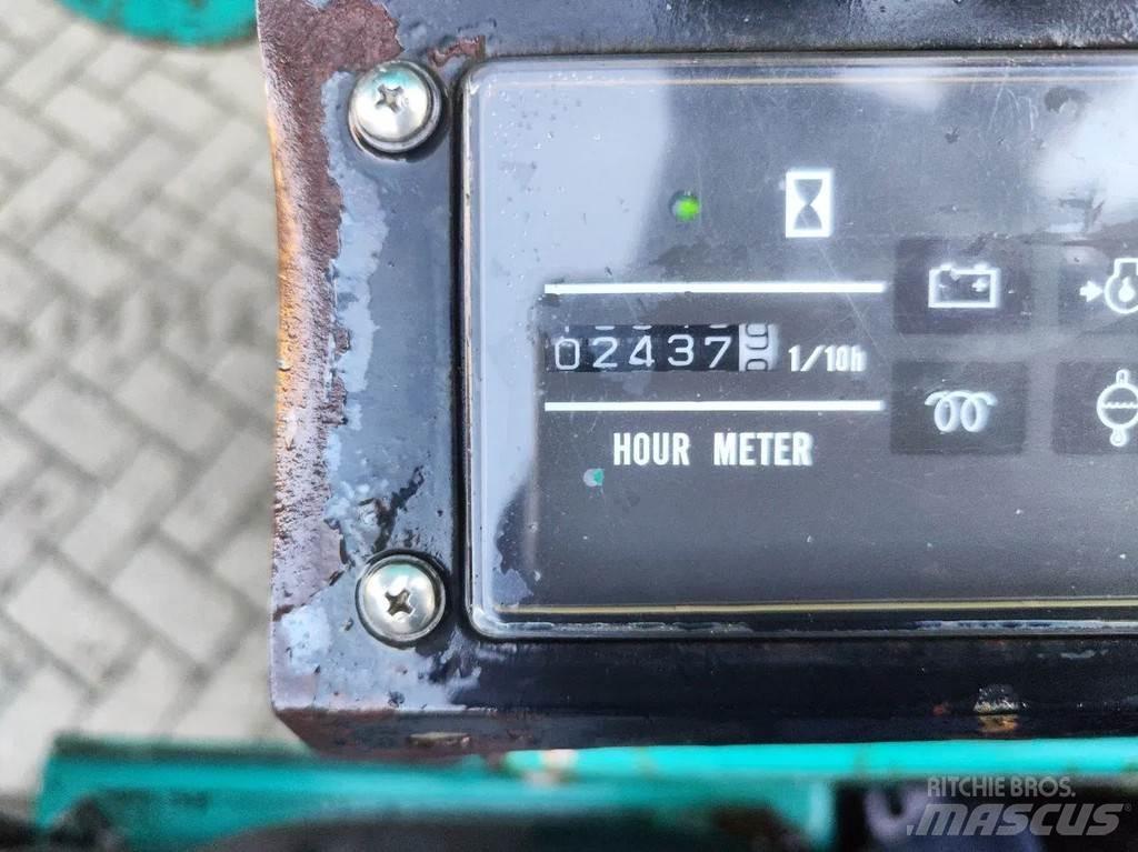 Maeda MC 305 Grúas de oruga