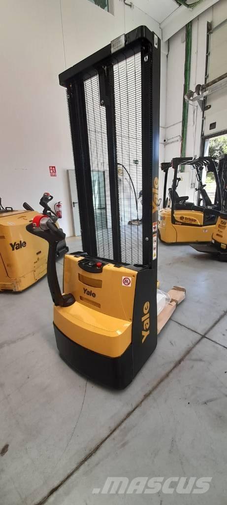 Yale MS12E Apiladores eléctricos