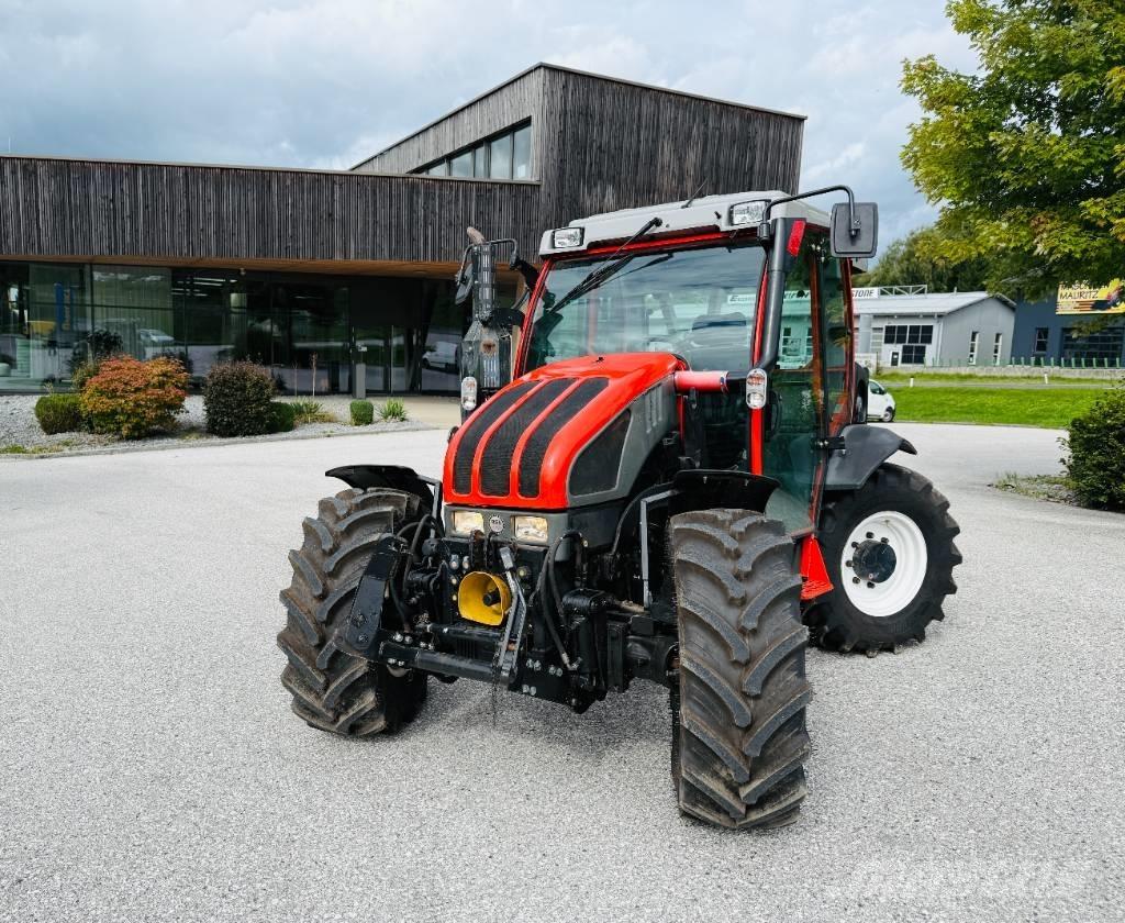 Reform Mounty 100V Tractores