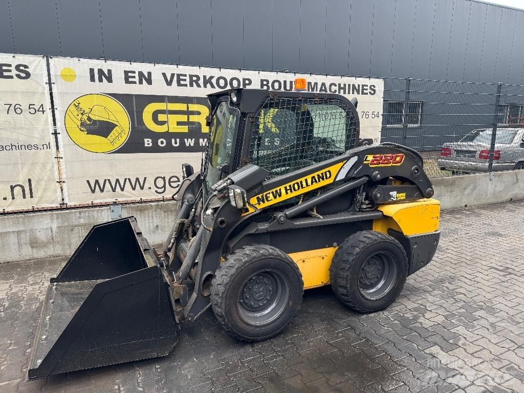 New Holland L220 Minicargadoras