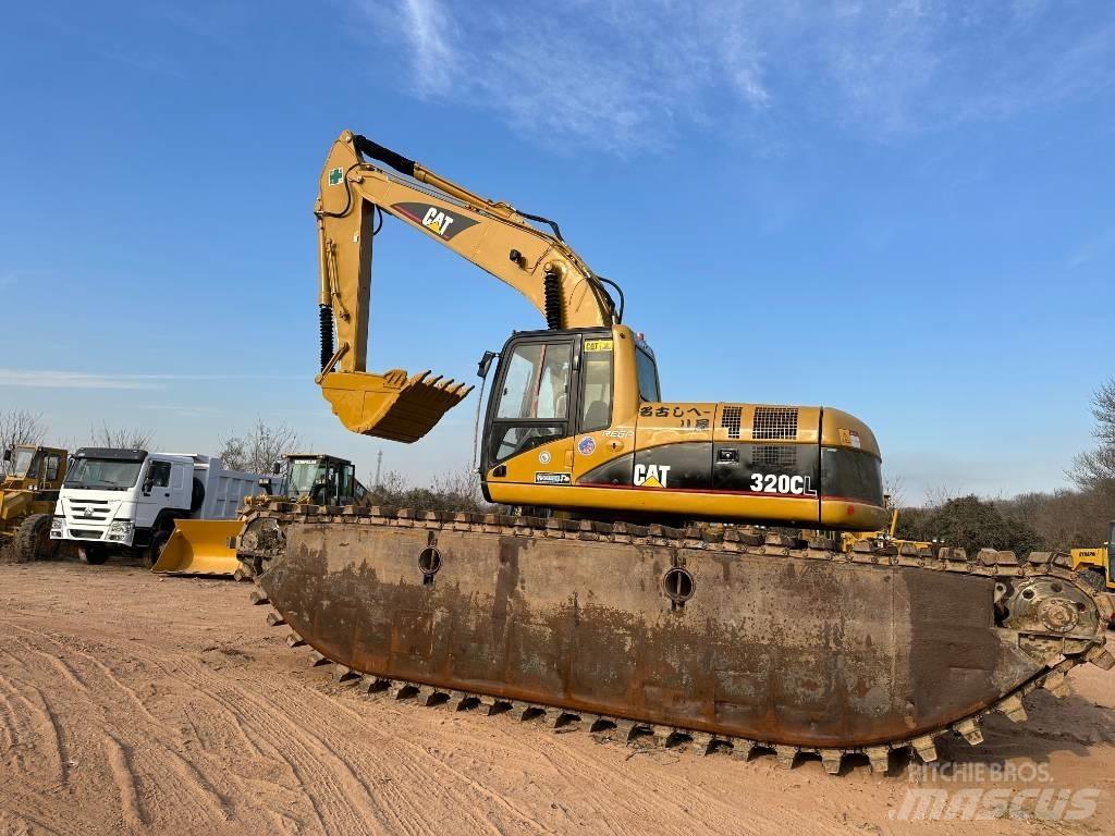 CAT 320 C L Excavadoras anfibio