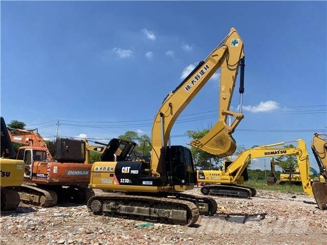 CAT 323D Excavadoras de cadenas