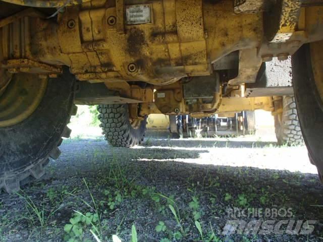DEERE 410J Retrocargadoras