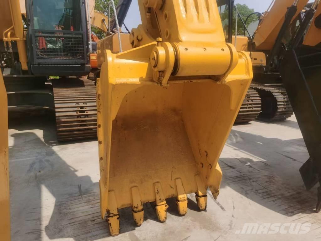Komatsu PC 200-8 Excavadoras de cadenas