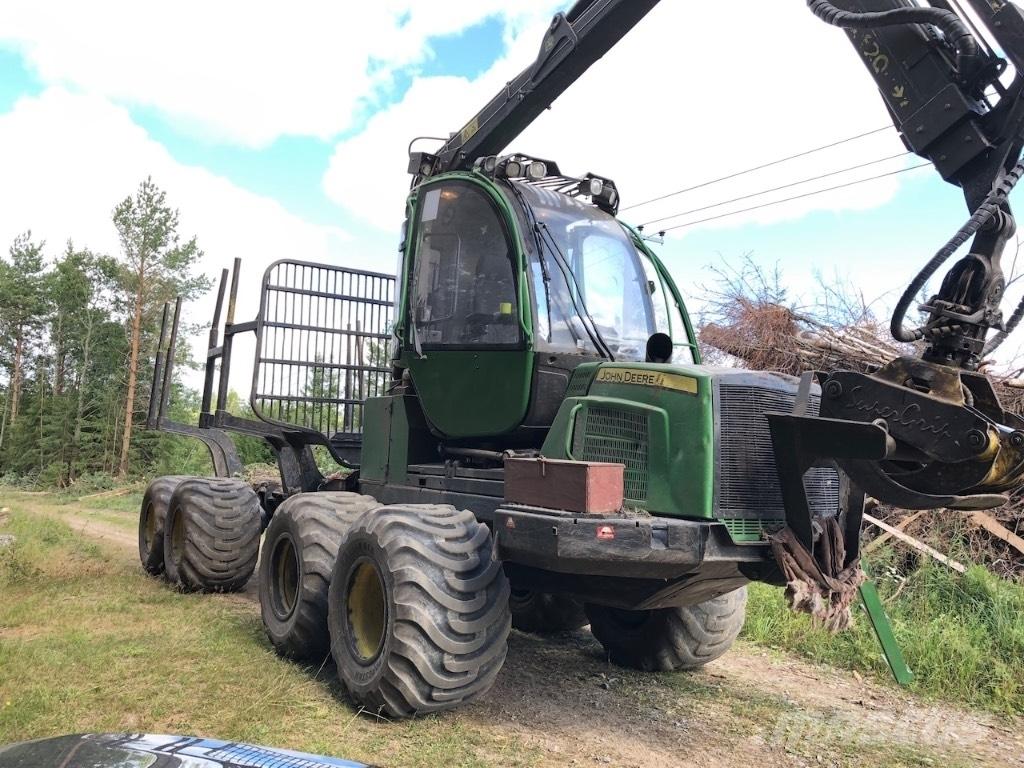 John Deere 810 E Autocargadoras