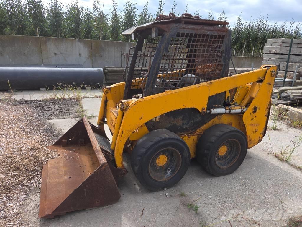 Komatsu SK 714 Minicargadoras