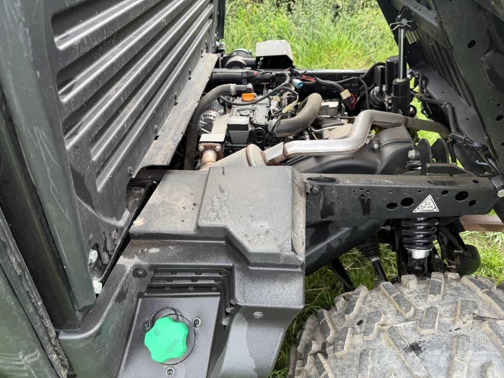 John Deere XUV 865 Maquinaria para servicios públicos