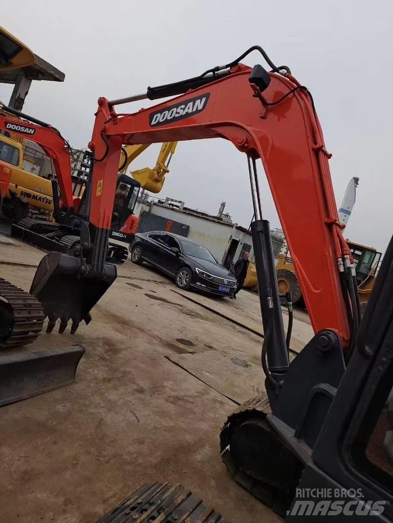 Doosan DH 60-7 Mini excavadoras < 7t