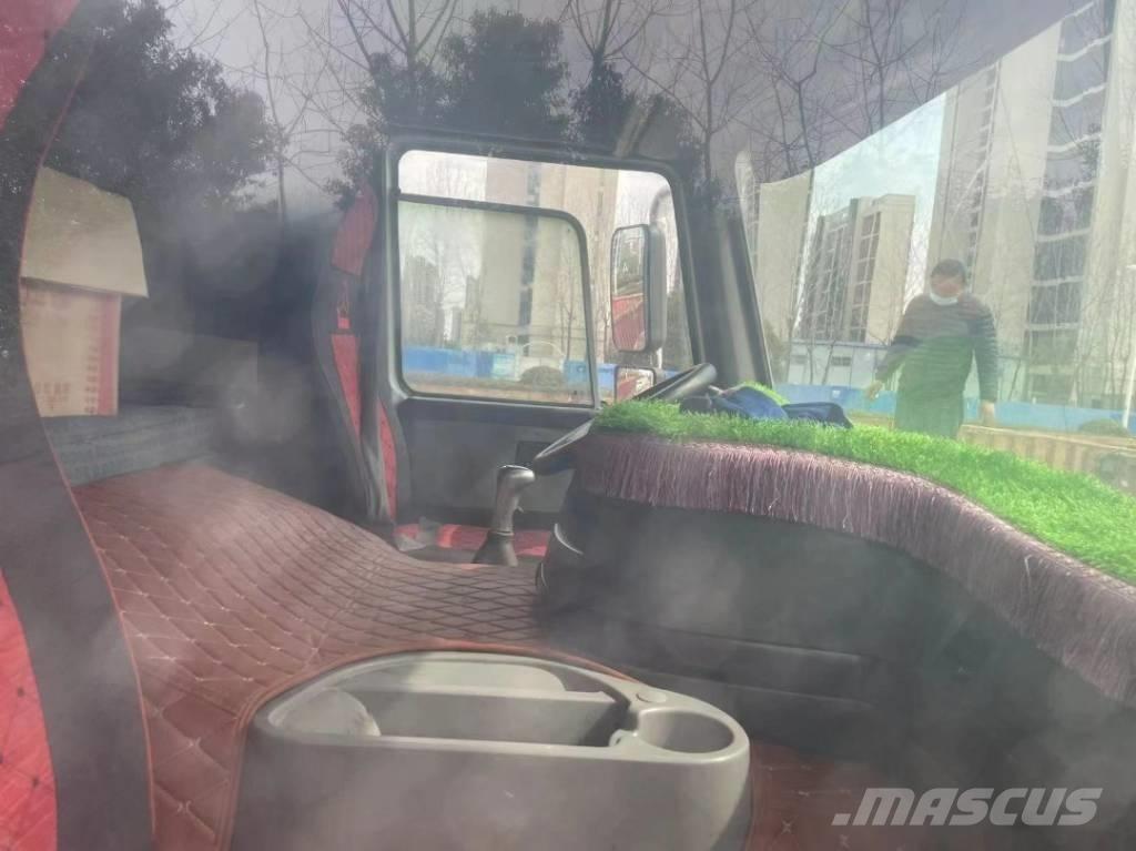 Howo 371 8x4 Camiones bañeras basculantes o volquetes