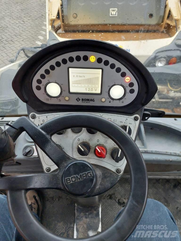Bomag BW 161 AD-5 Rodillos de doble tambor