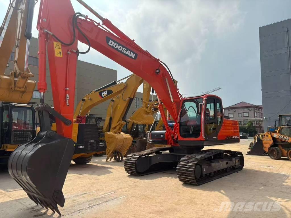 Doosan DX 225 Excavadoras de cadenas