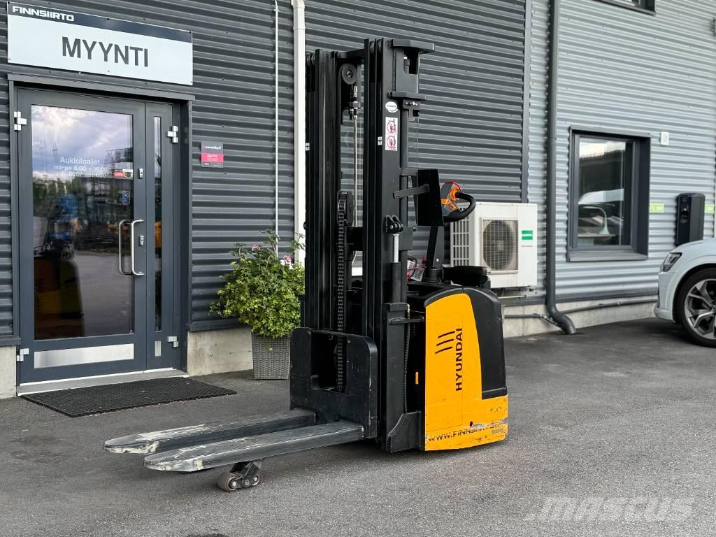 Hyundai 15ESR Apiladores eléctricos autopropulsados