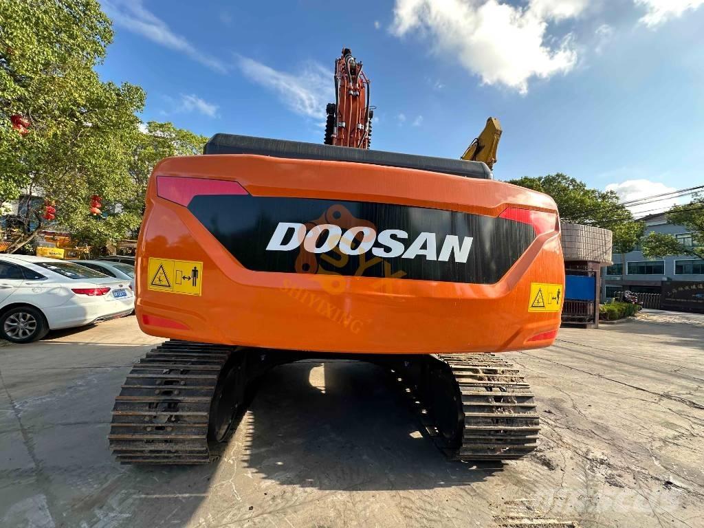 Doosan DX 225 LCA Excavadoras de cadenas