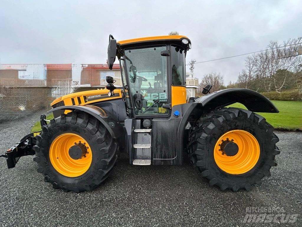 JCB 4220 FASTRAC Tractores