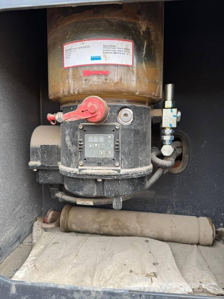 Sandvik QJ 241 Trituradoras móviles