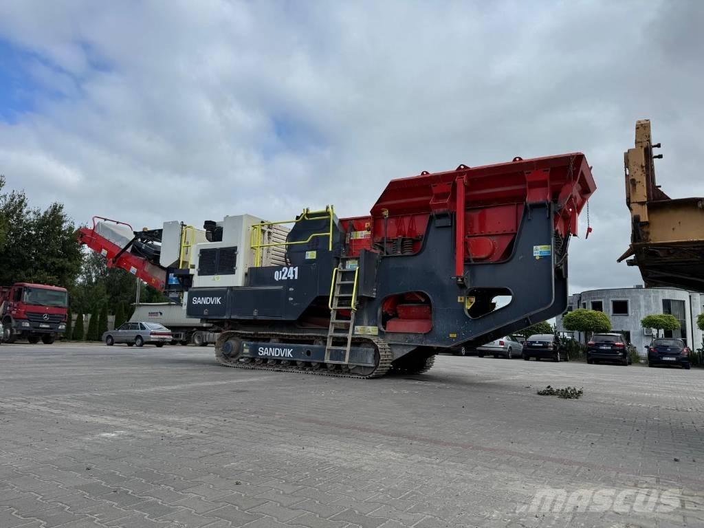 Sandvik QJ 241 Trituradoras móviles