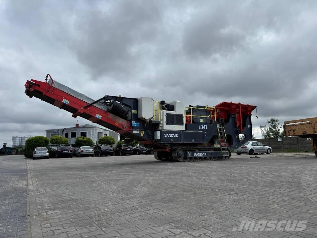Sandvik QJ 241 Trituradoras móviles