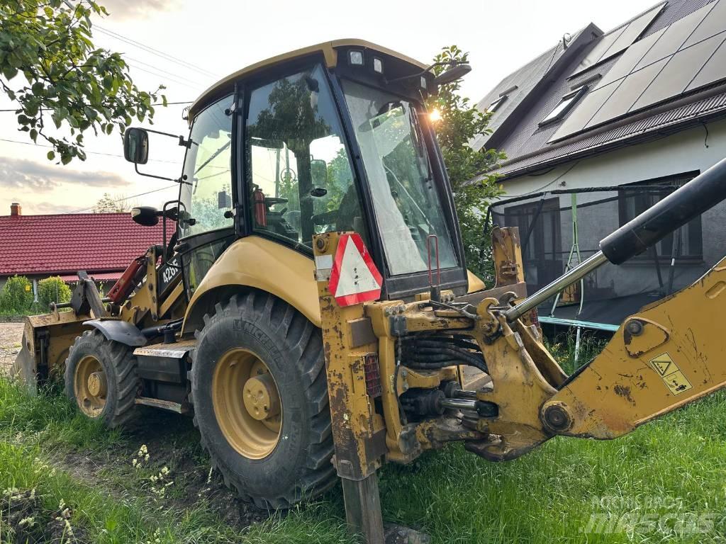 CAT 428 F Retrocargadoras