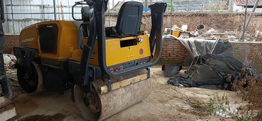  戴勒派克  DYNAPAC1250 Rodillos de doble tambor