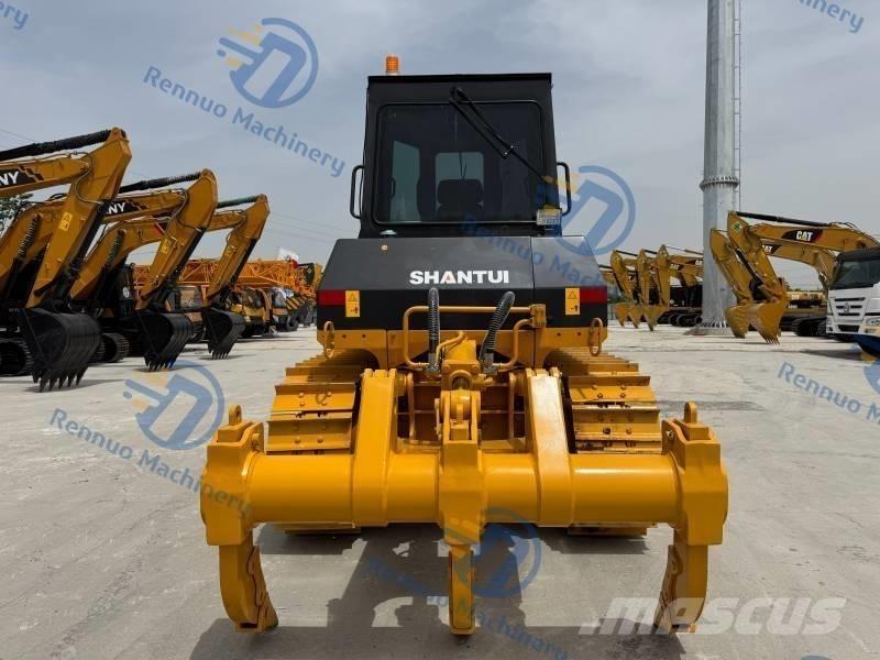 Shantui SD 16 Buldozer sobre oruga