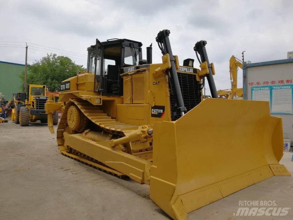 CAT D 7 R Buldozer sobre oruga