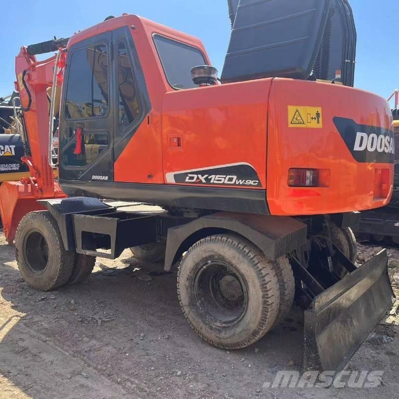 Doosan DX150W Excavadoras de ruedas