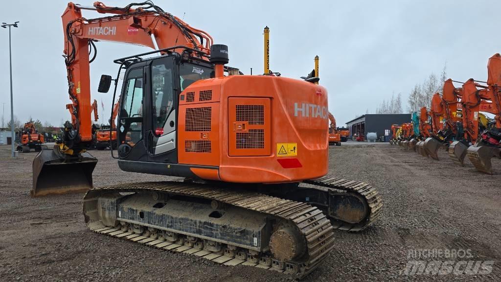 Hitachi ZX 225USLC-6 Excavadoras de cadenas