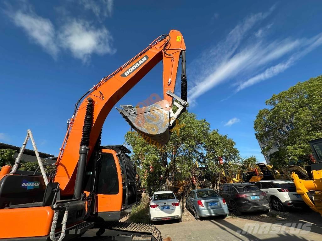 Doosan DX 225 LCA Excavadoras de cadenas