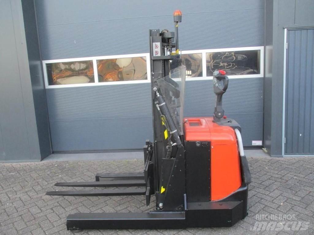 BT SPE 120 XRD Manipulador de contenedores