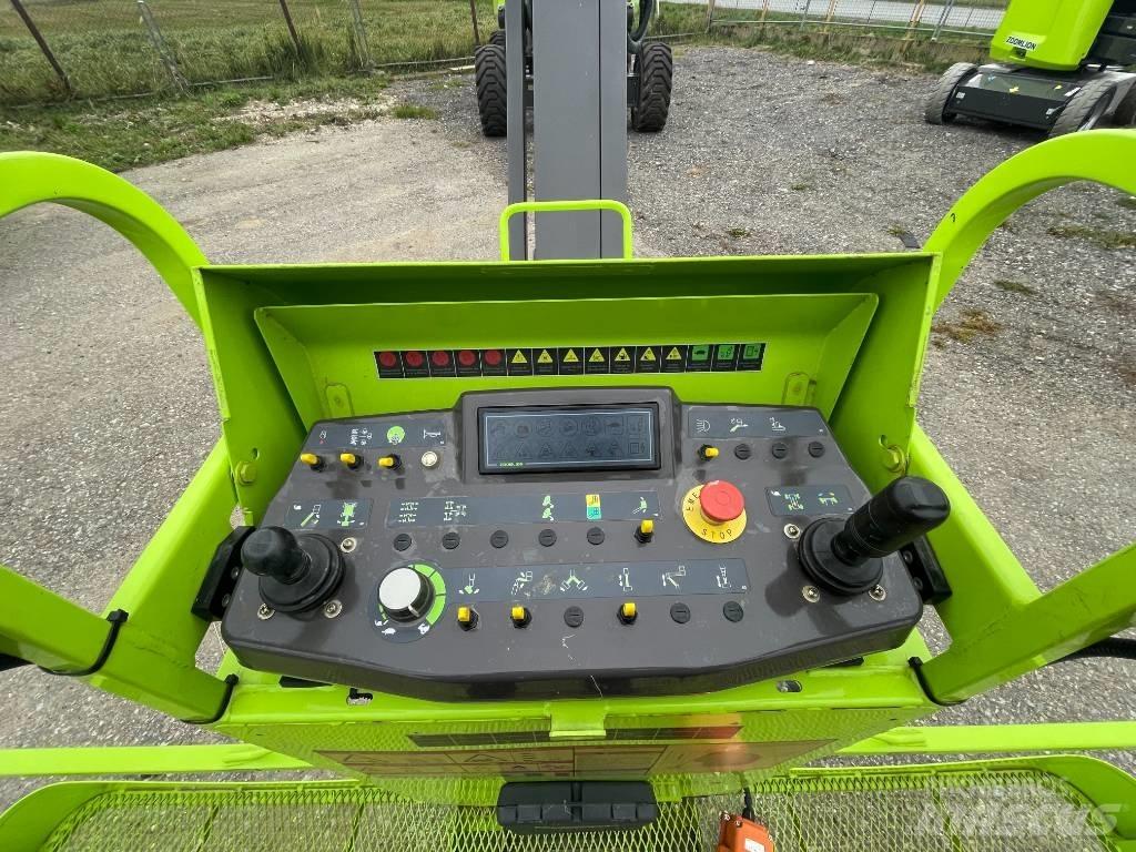 Xe nâng ZT26J di chuyển dễ dàng trên địa hình phức tạp