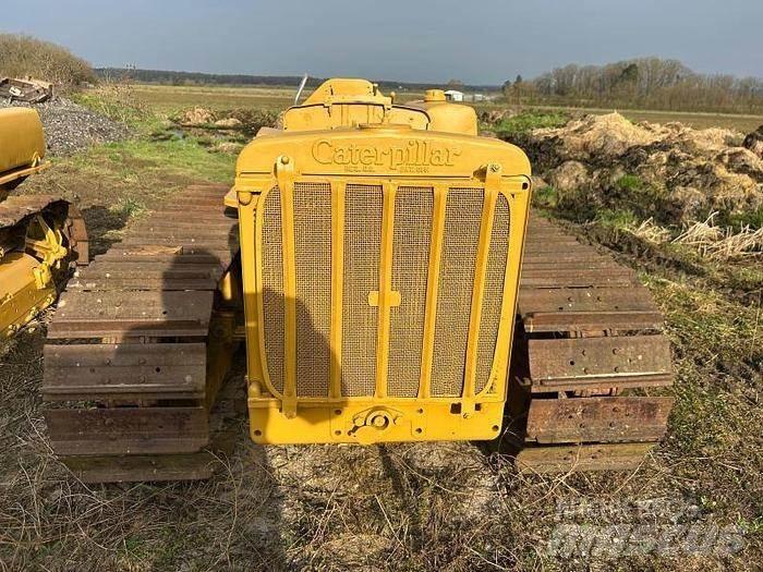 CAT D4 - Buldozer sobre oruga