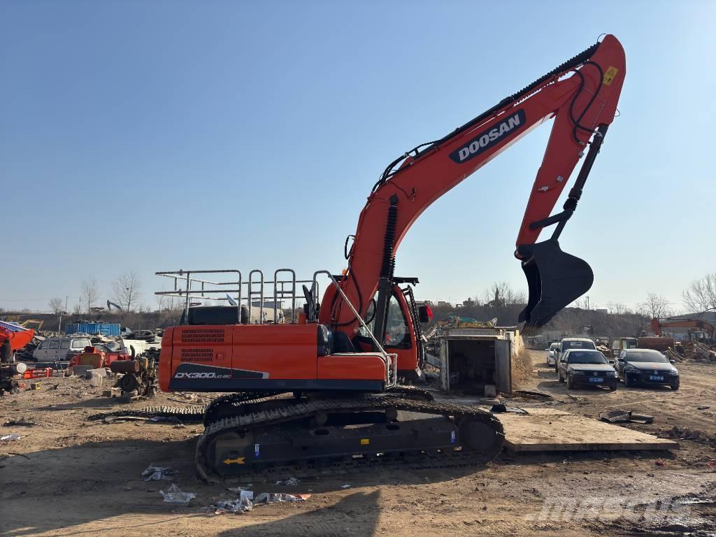 Doosan DX300 Excavadoras de cadenas