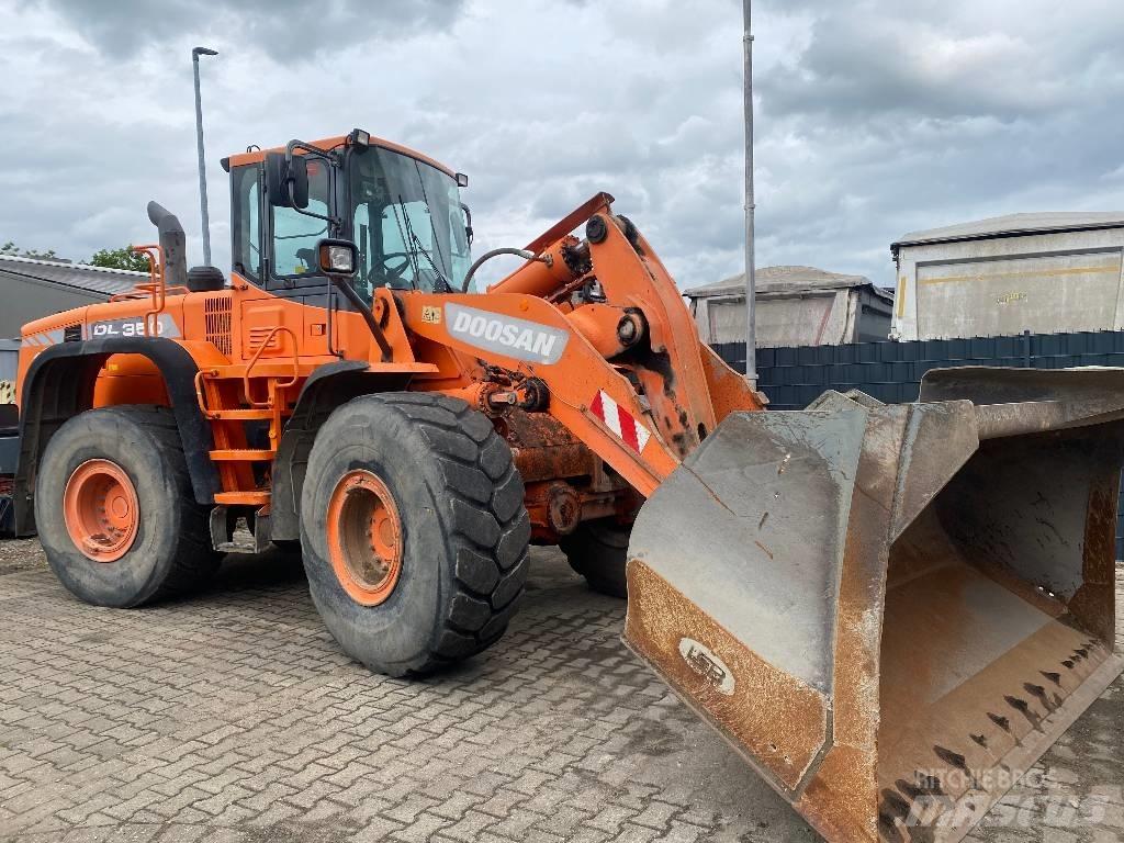 Doosan DL 350-3 Cargadoras sobre ruedas