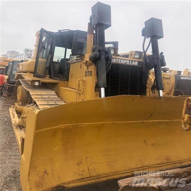CAT D 7 R Buldozer sobre oruga