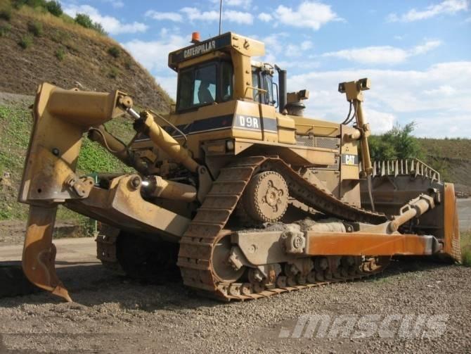 CAT D 9 R Buldozer sobre oruga