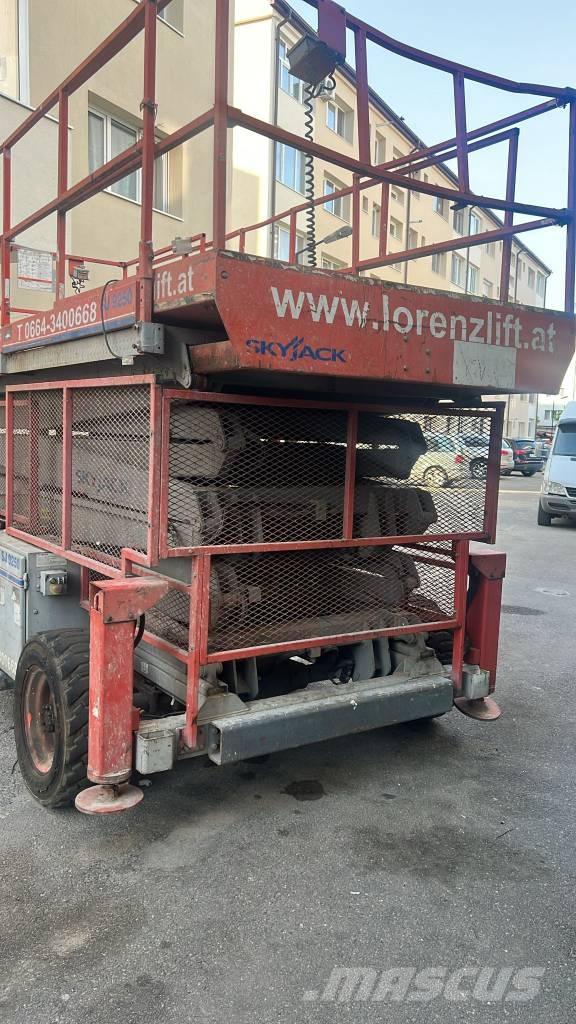 SkyJack SJ 9250 Montacargas de obra