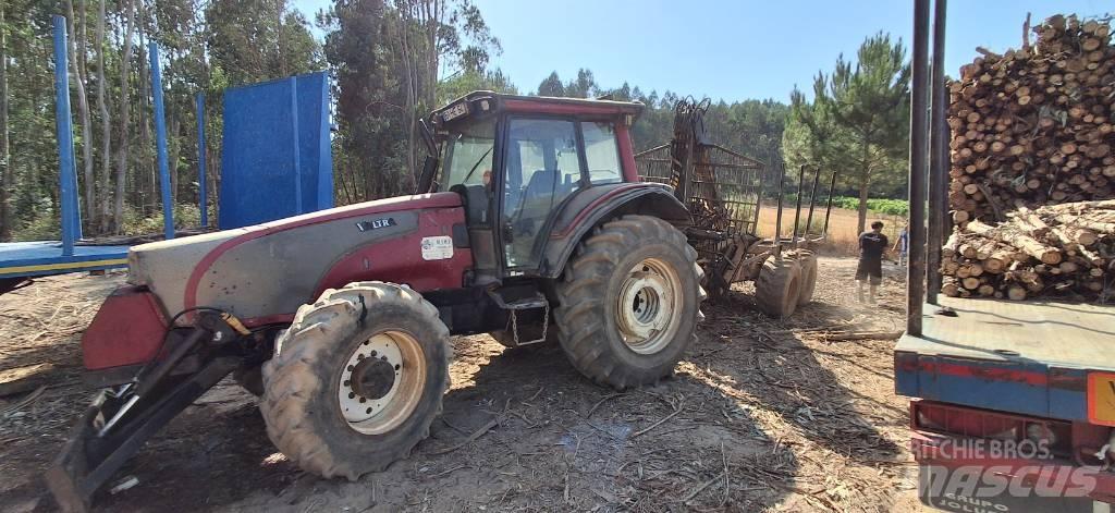 Valtra T 161 Tractor forestal