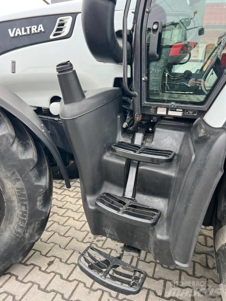 Valtra T 202 Versu Tractores