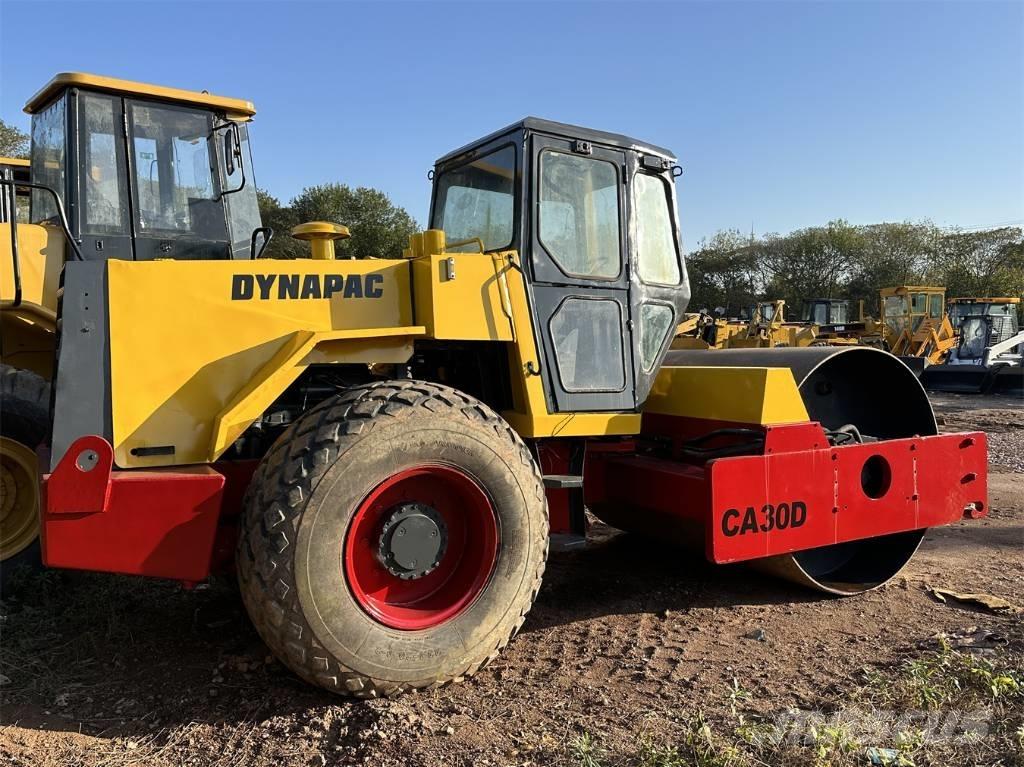 Dynapac CA 30 D Rodillos de un solo tambor